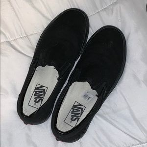 BLACK ON BLACK VANS